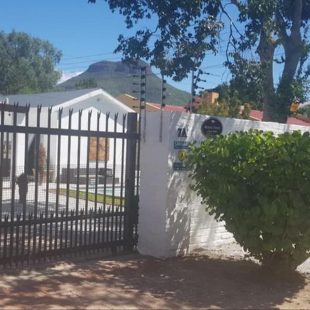 Acacia Home Graaff-Reinet エクステリア 写真